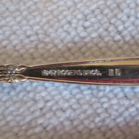 Rogers Bros. IS 1965 Vintage Silver Garland Pattern Demi-Tasse Spoons, Set of 7 - Picture 5 of 5